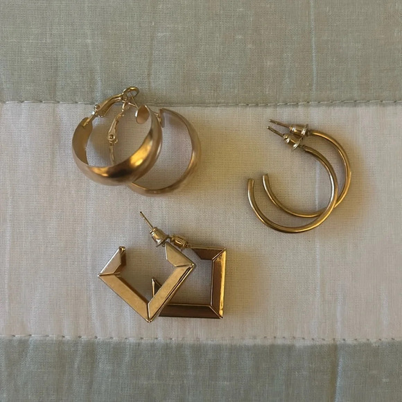 Set of 3 gold hoop earrings - Picture 1 of 10